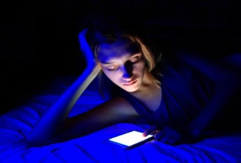 how-does-blue-light-affect-sleep