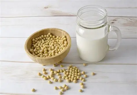 is-it-okay-for-men-to-drink-soy-milk